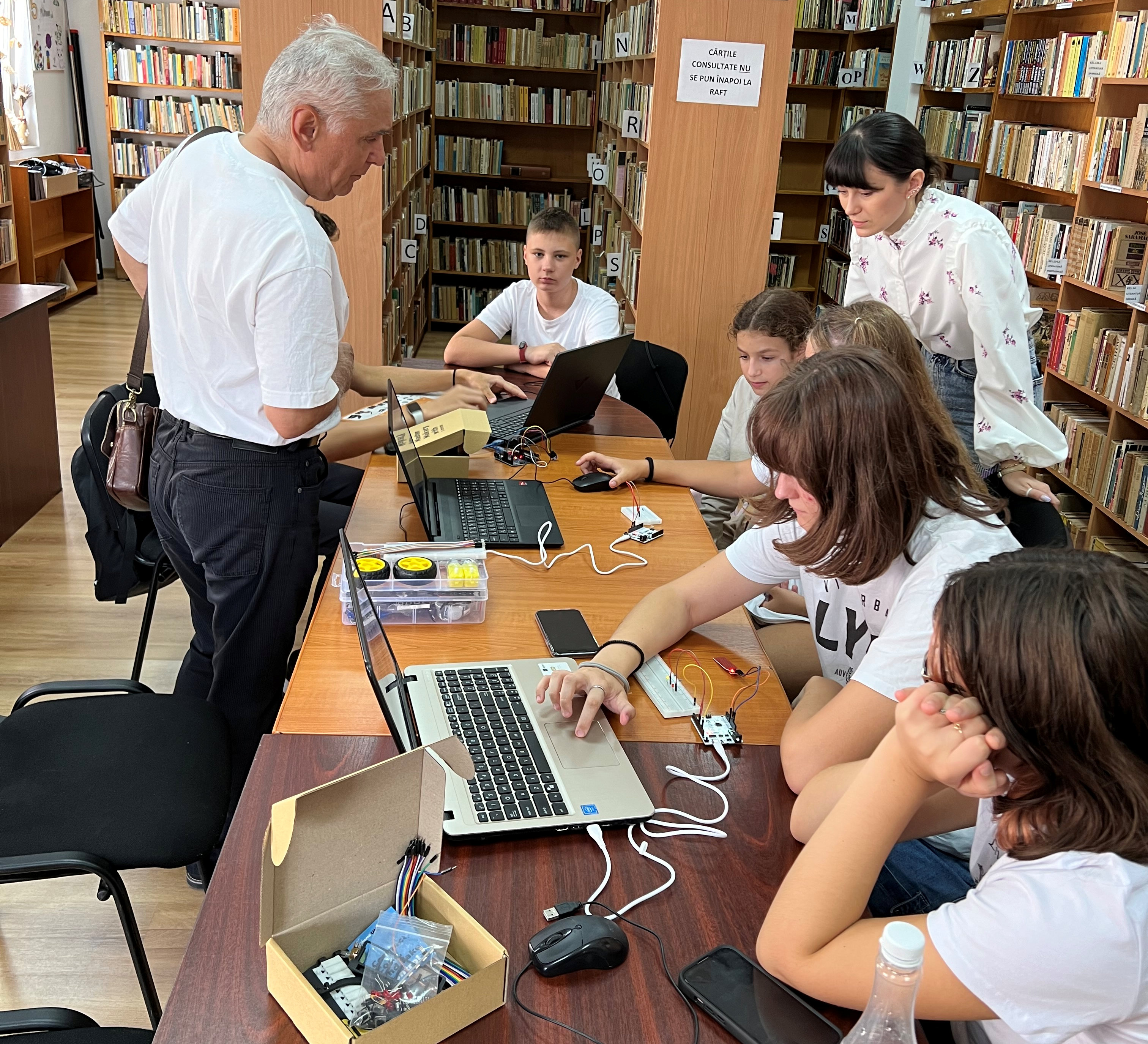 Să construim roboți